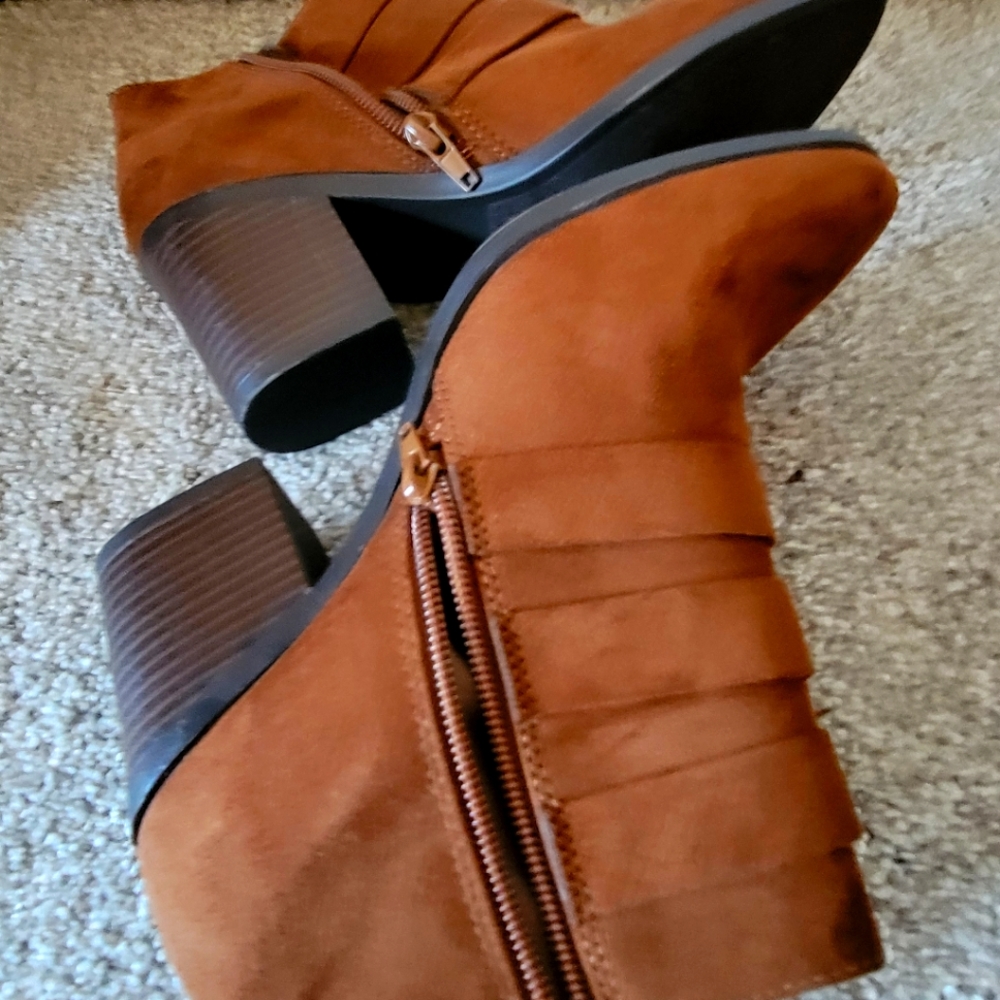 Suede boots